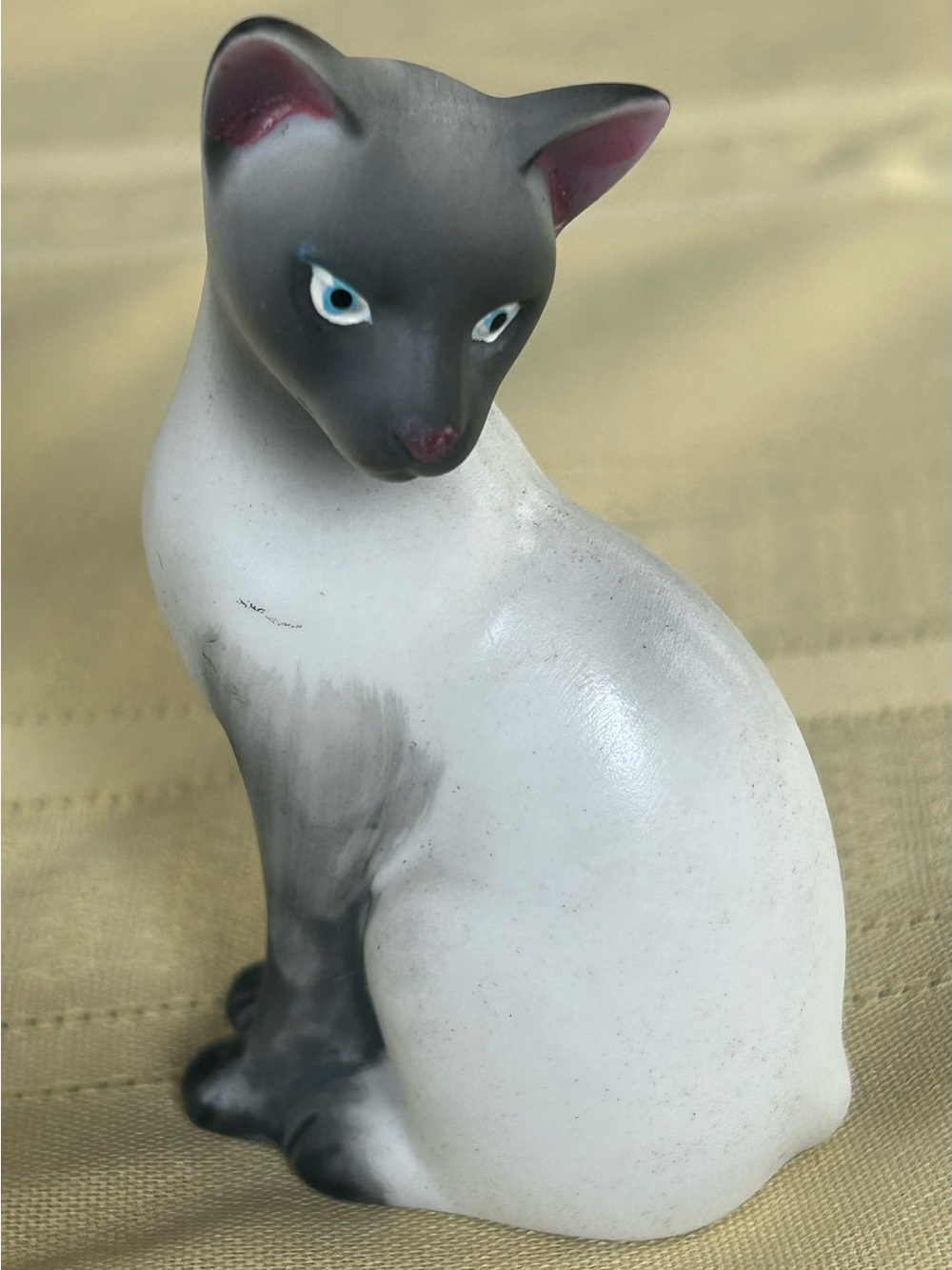 Vintage Avon 1984 Bisque Porcelain Siamese Cat Figurine